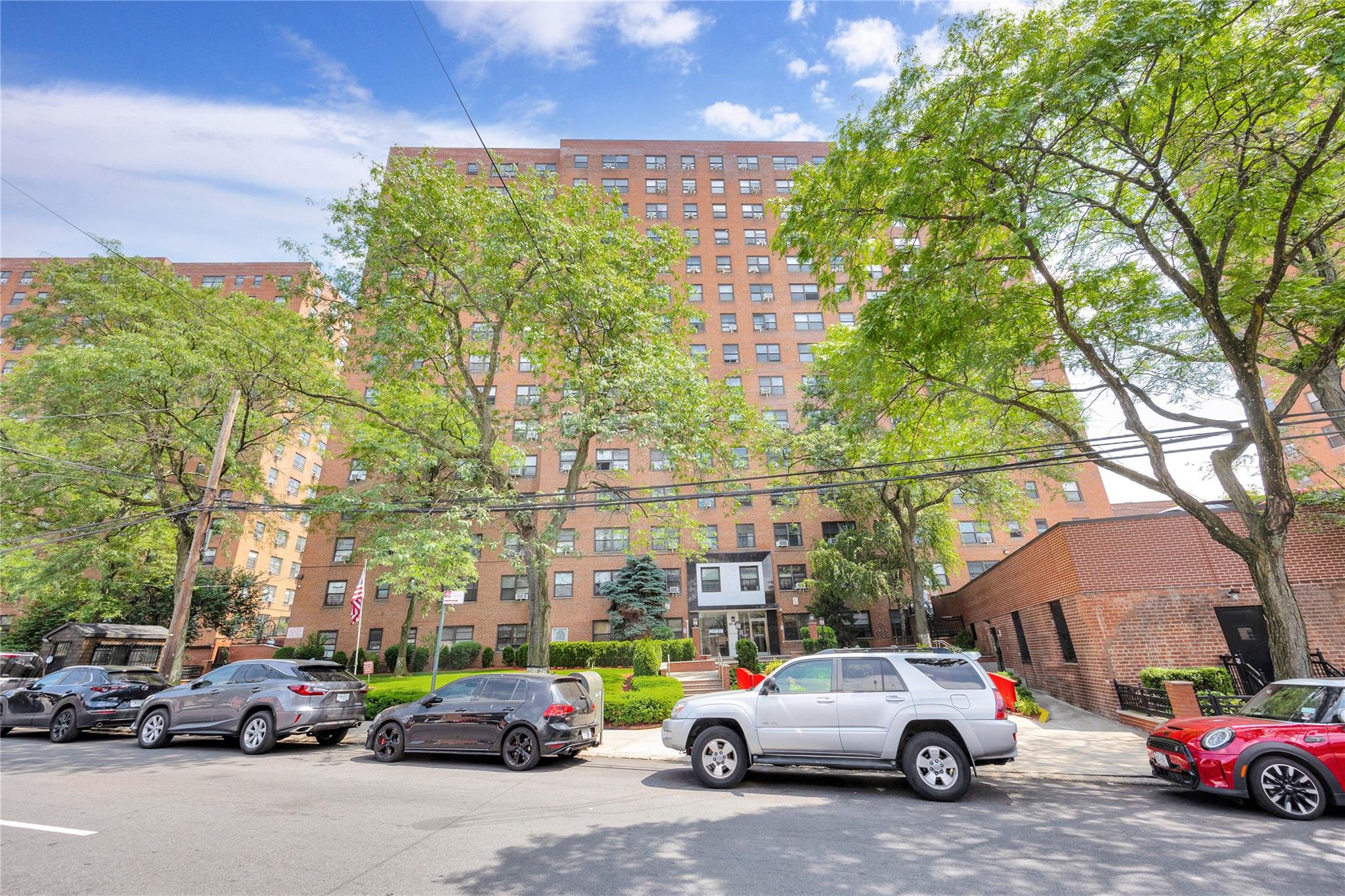Rego Park, New York, 11374, United States, 3 Bedrooms Bedrooms, ,2 BathroomsBathrooms,Residential,For Sale,1846571