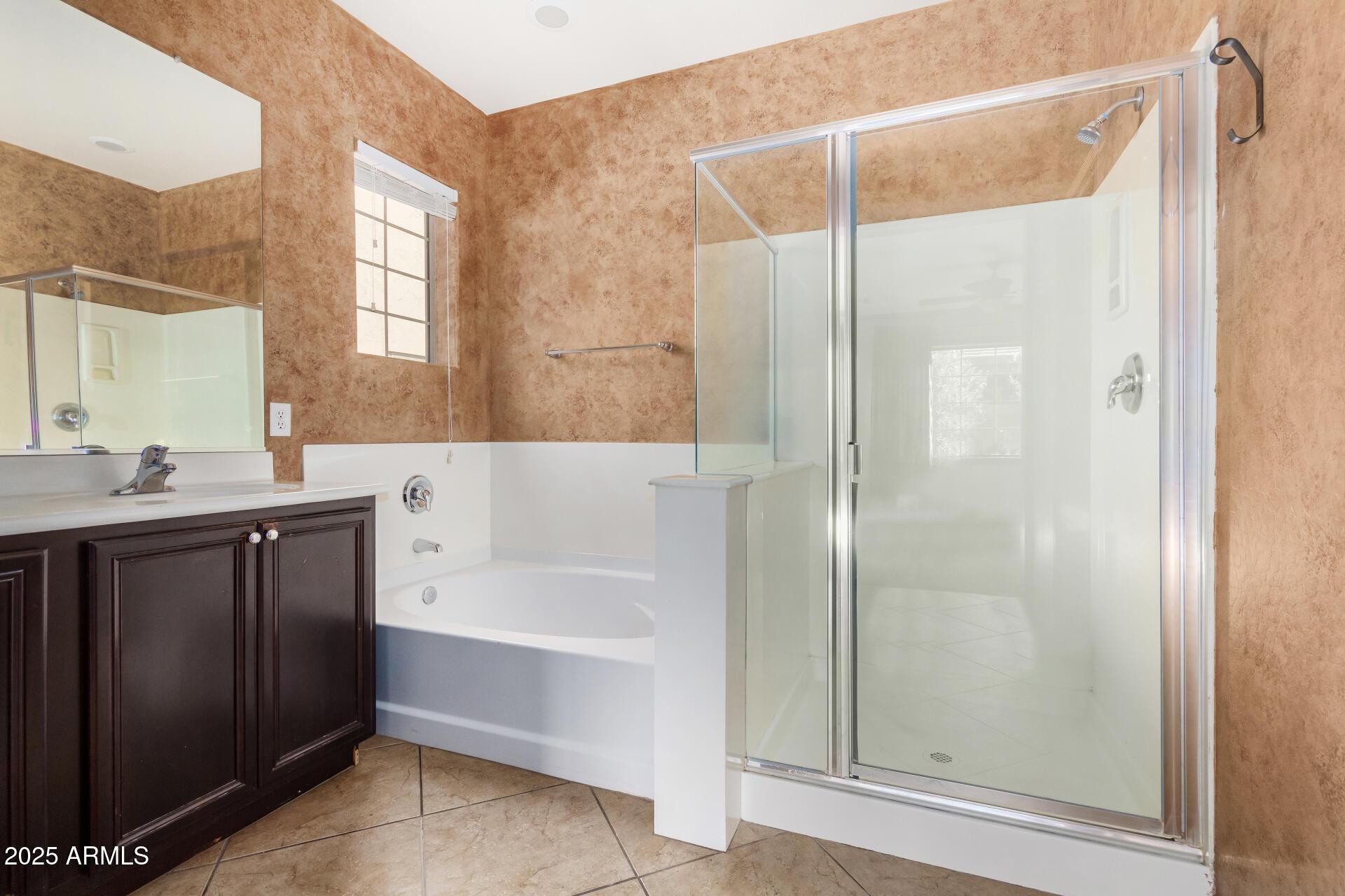 Chandler, Arizona, 85225, United States, 3 Bedrooms Bedrooms, ,2 BathroomsBathrooms,Residential,For Sale,1852151