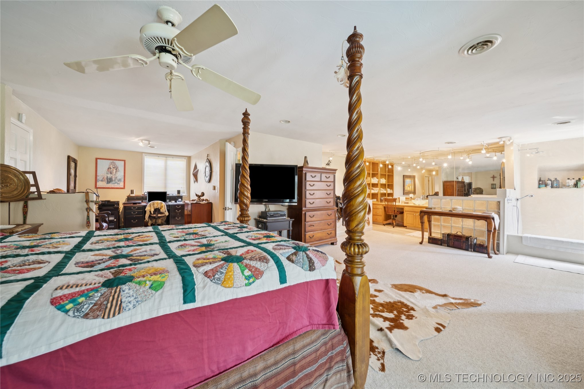 Pocola, Oklahoma, 74902, United States, 3 Bedrooms Bedrooms, ,3 BathroomsBathrooms,Residential,For Sale,1903793