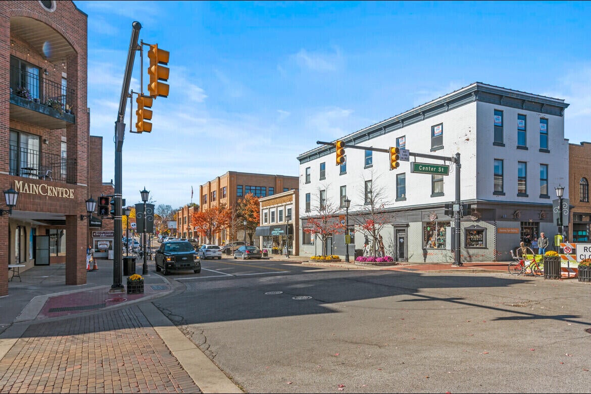 Northville, Michigan, 48167, United States, 4 Bedrooms Bedrooms, ,7 BathroomsBathrooms,Residential,For Sale,1991928