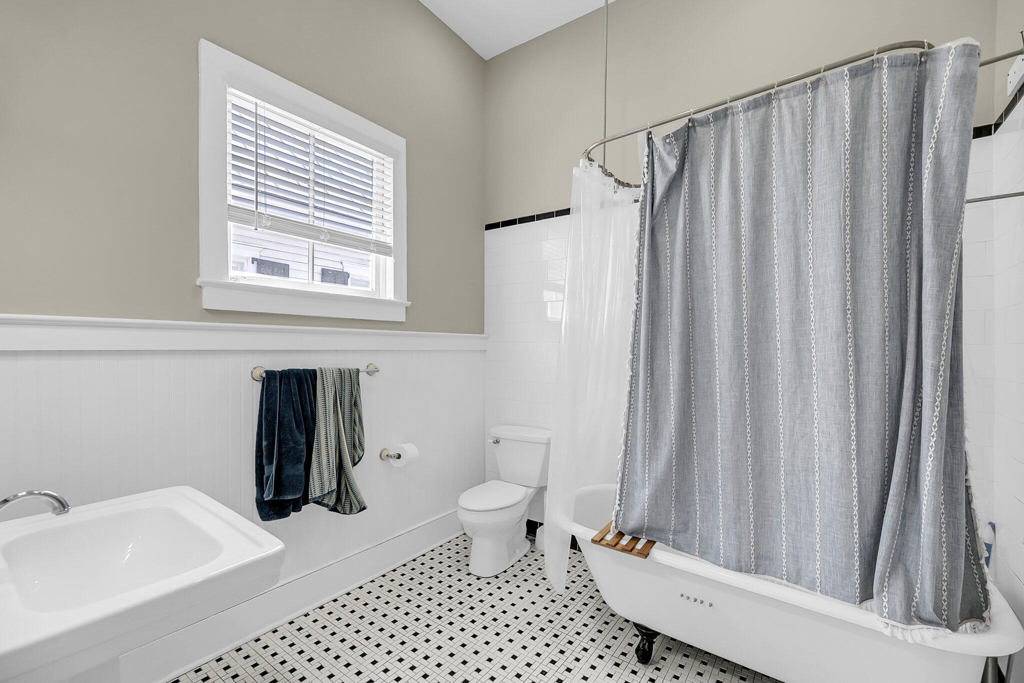 Charleston, South Carolina, 29403, United States, 3 Bedrooms Bedrooms, ,3 BathroomsBathrooms,Residential,For Sale,1875297