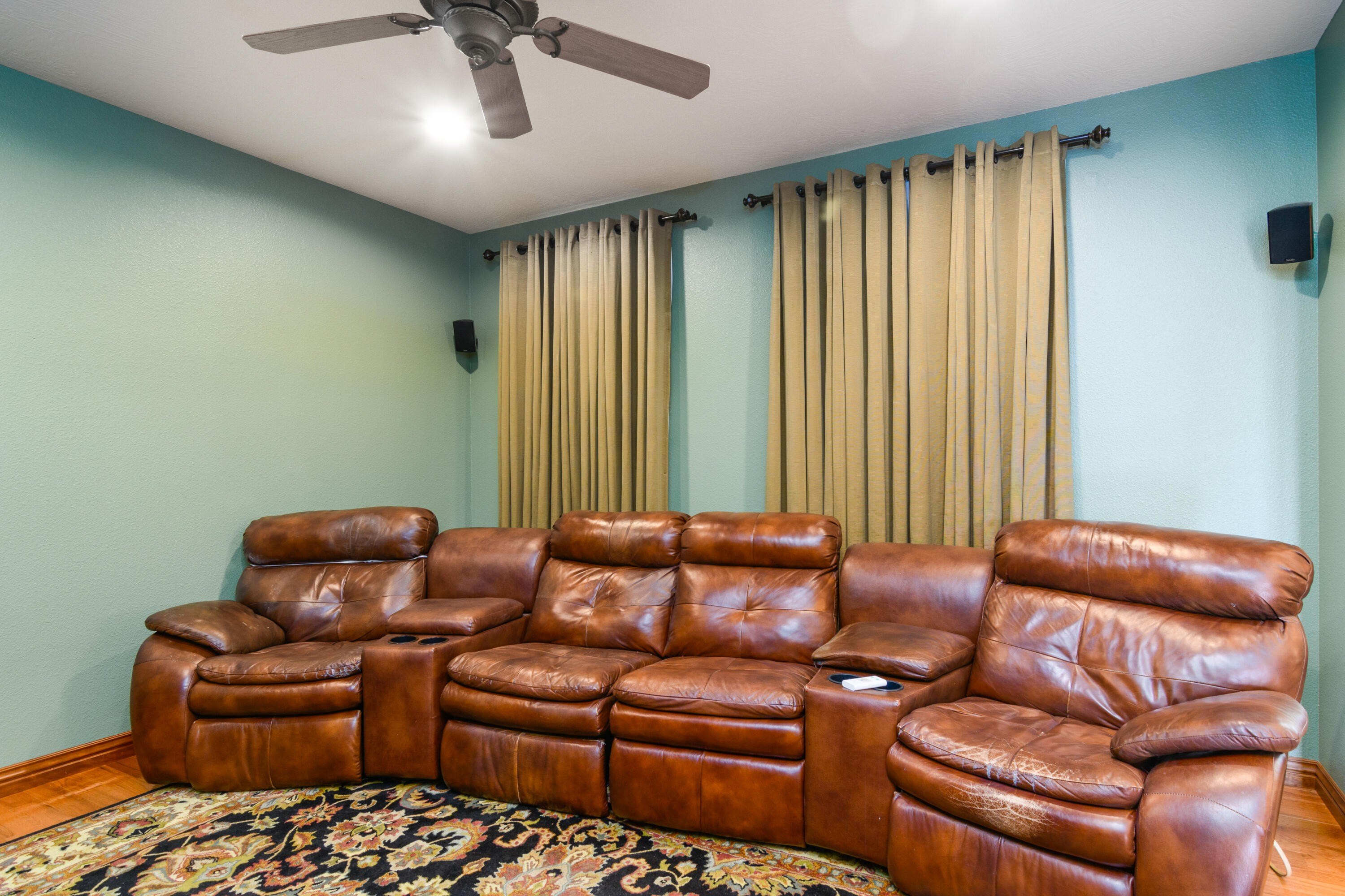 Walnut Shade, Missouri, 65771, United States, 6 Bedrooms Bedrooms, ,5 BathroomsBathrooms,Residential,For Sale,1975828