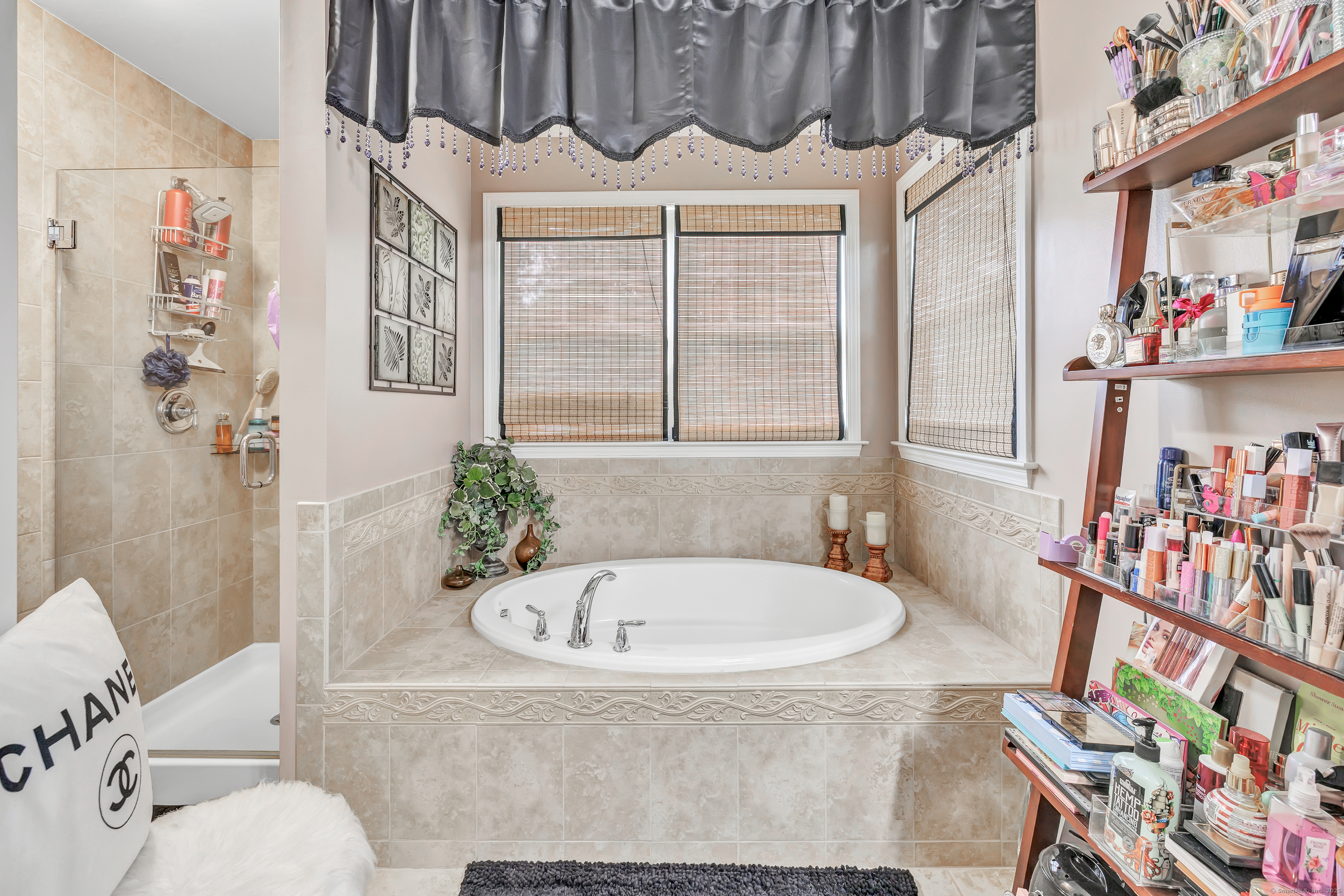 Seymour, Connecticut, 06483, United States, 4 Bedrooms Bedrooms, ,3 BathroomsBathrooms,Residential,For Sale,1906735