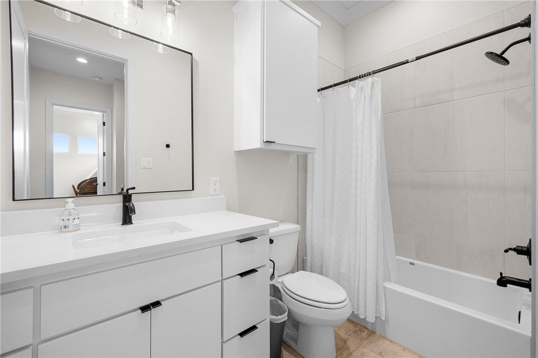 College Station, Texas, 77845, United States, 5 Bedrooms Bedrooms, ,5 BathroomsBathrooms,Residential,For Sale,2028405