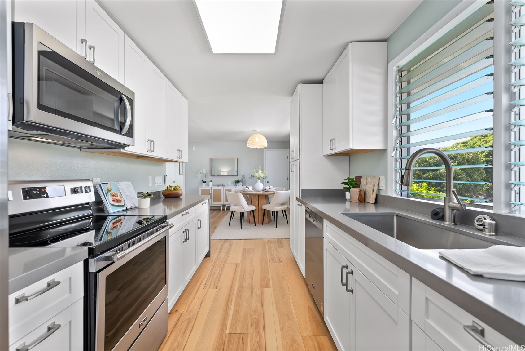 Kailua, Hawaii, 96734, United States, 6 Bedrooms Bedrooms, ,5 BathroomsBathrooms,Residential,For Sale,1993240