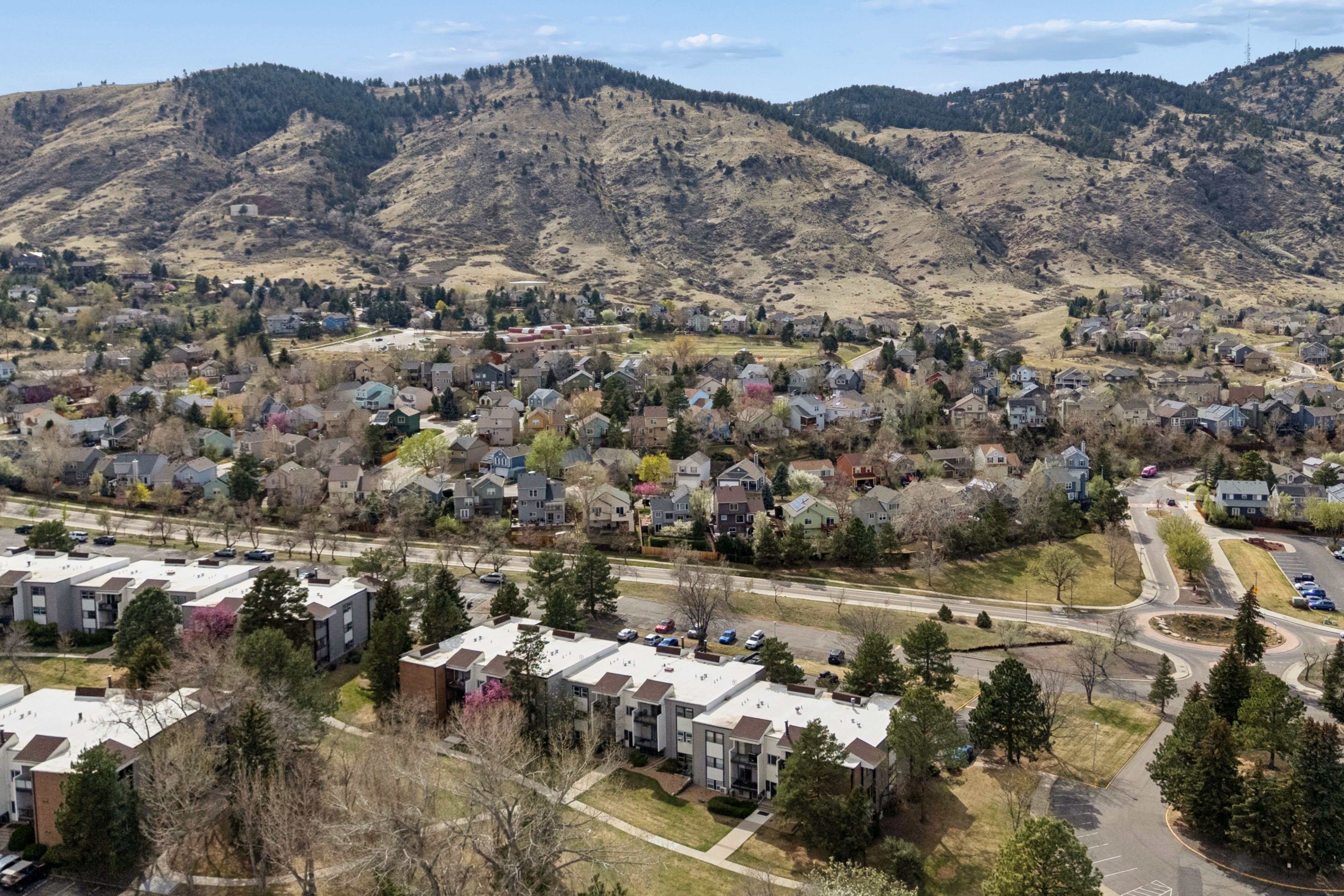  Move-In Ready Condo In Prime Golden Location - 物件實景