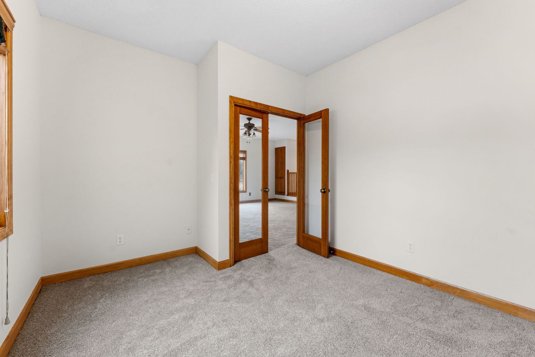  Updated Modified Two-Story on a Spacious Corner Lot - 物件實景