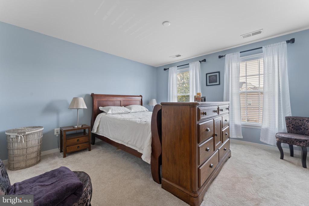 Stafford, Virginia, 22554, United States, 5 Bedrooms Bedrooms, ,4 BathroomsBathrooms,Residential,For Sale,1934341