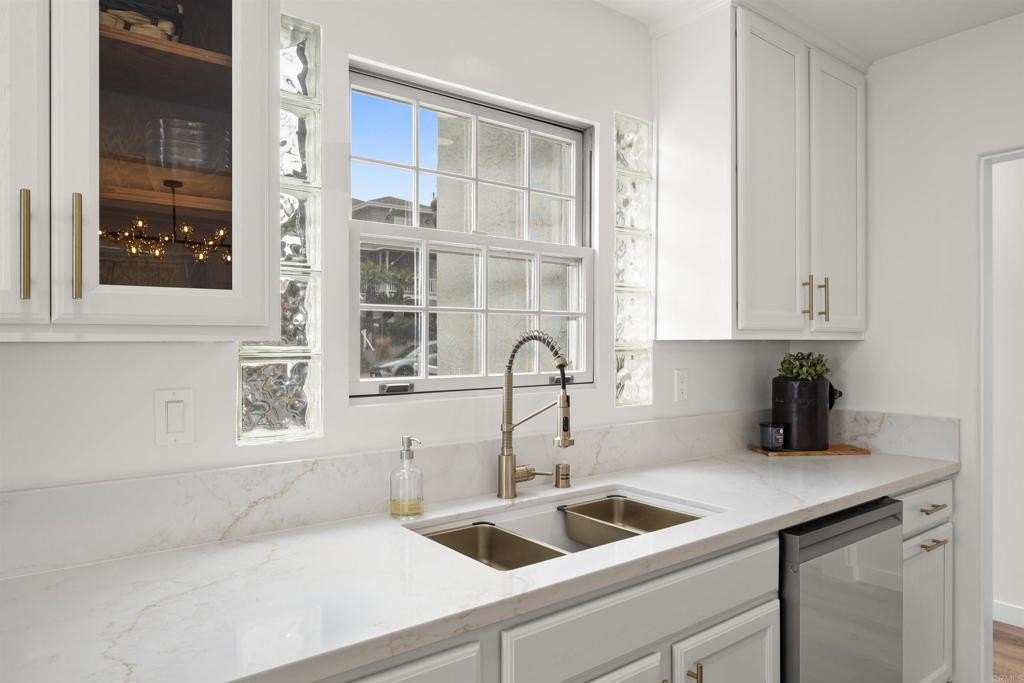 San Diego, California, 92107, United States, 3 Bedrooms Bedrooms, ,2 BathroomsBathrooms,Residential,For Sale,1908264