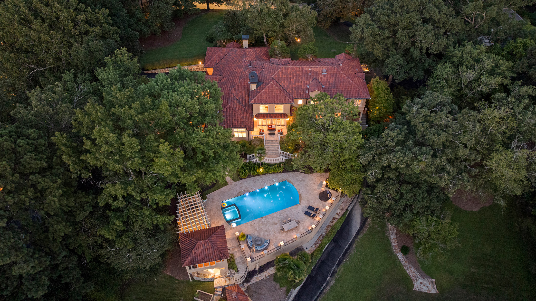  Remarkable Spanish-style Estate on 3.8+/- Private Acres - 物件實景