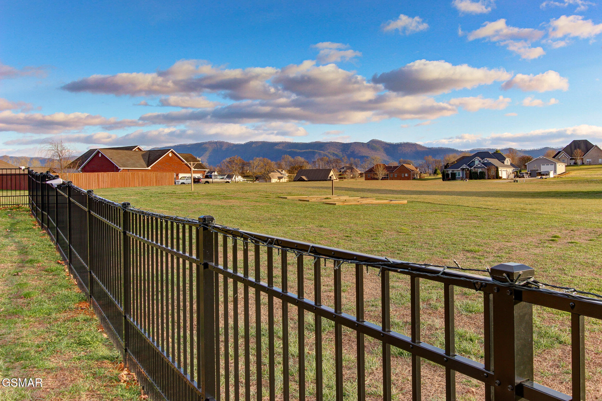 Walland, Tennessee, 37886, United States, 3 Bedrooms Bedrooms, ,2 BathroomsBathrooms,Residential,For Sale,2010982