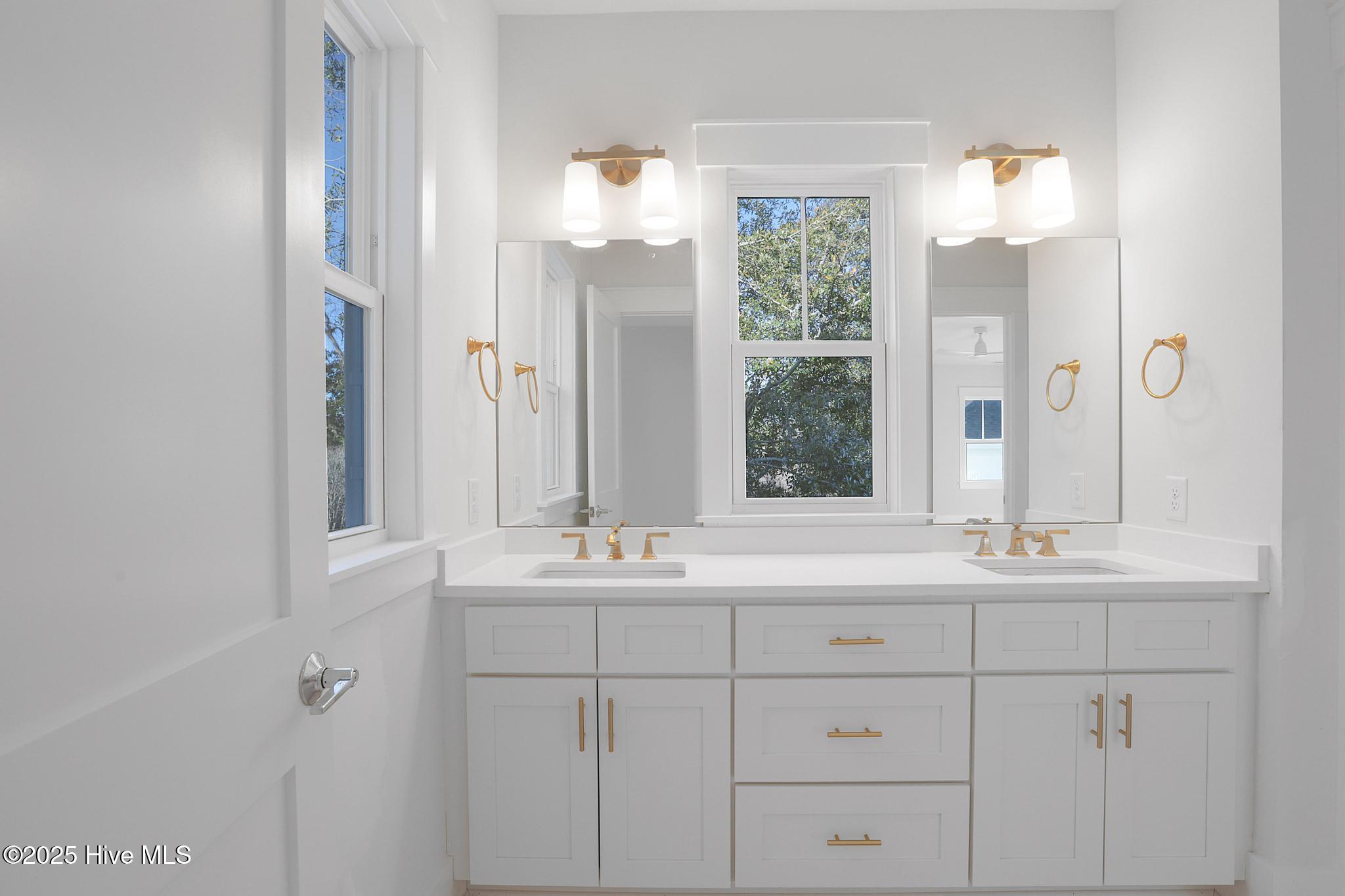 104 Pecan Avenue, Wilmington, North Carolina, 28403, United States, 5 Bedrooms Bedrooms, ,5 BathroomsBathrooms,Residential,For Sale,104 Pecan Avenue,1554082