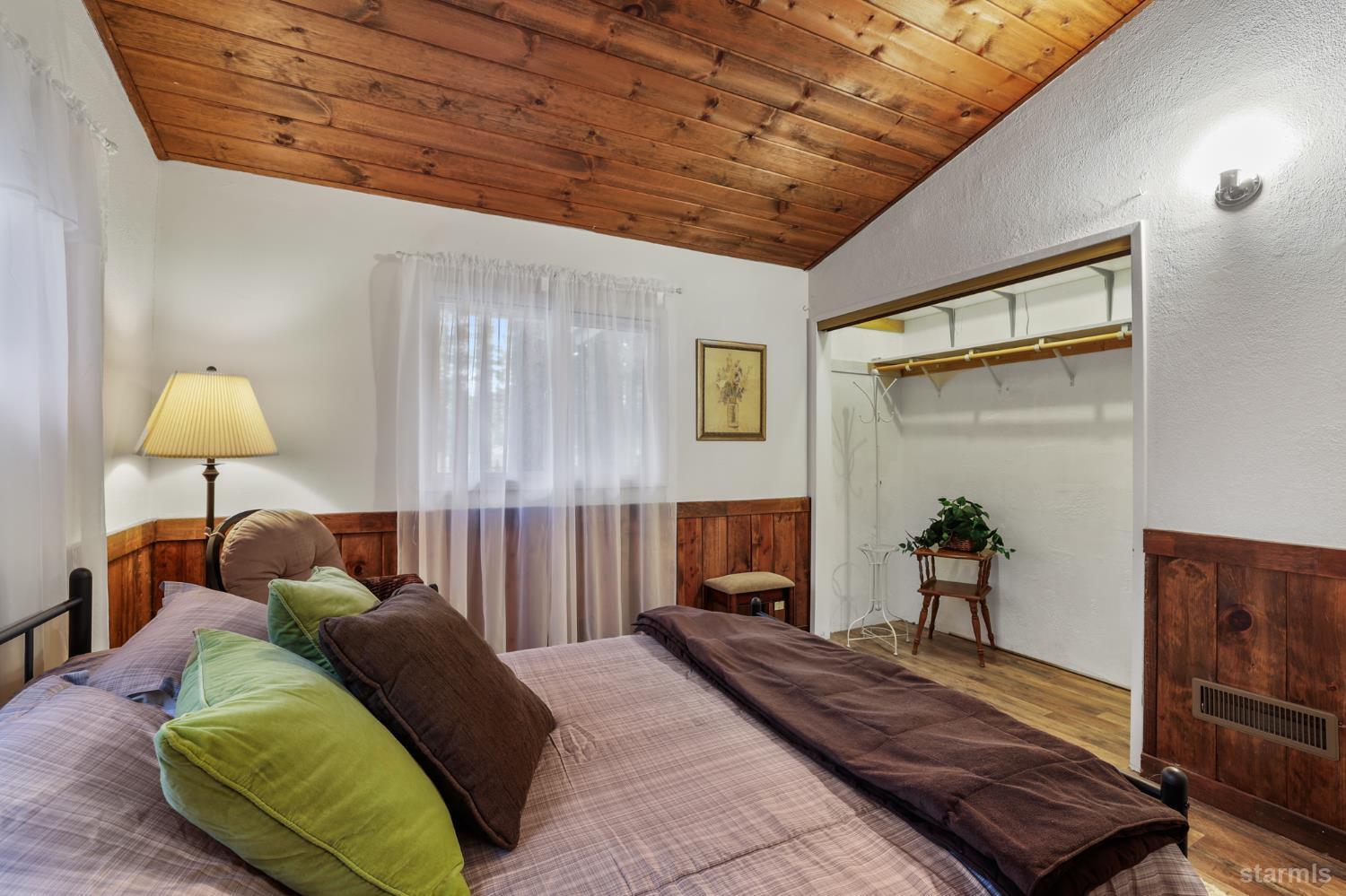 South Lake Tahoe, California, 96150, United States, 3 Bedrooms Bedrooms, ,2 BathroomsBathrooms,Residential,For Sale,2003328