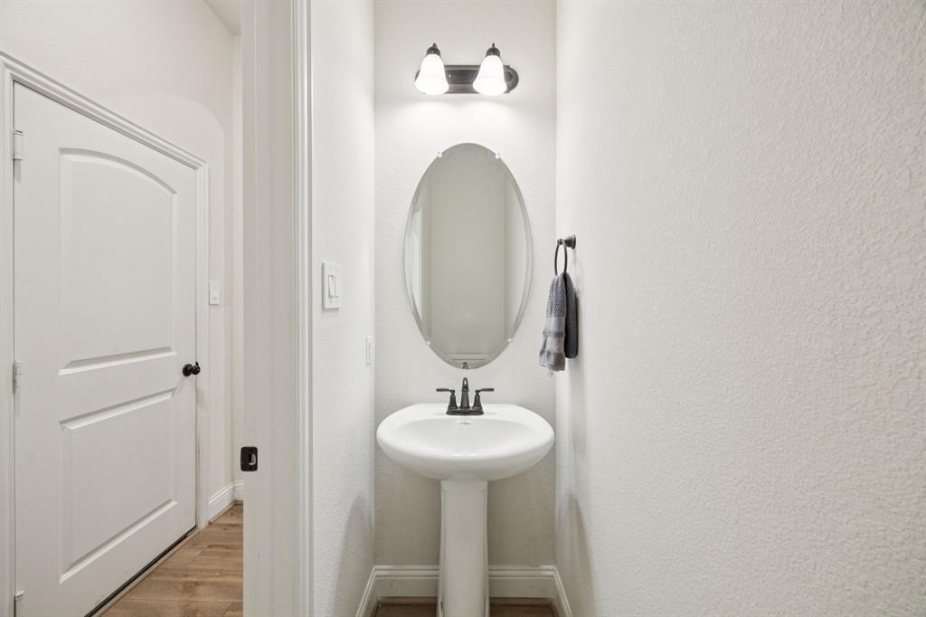 Royse City, Texas, 75189, United States, 4 Bedrooms Bedrooms, ,3 BathroomsBathrooms,Residential,For Sale,1898929