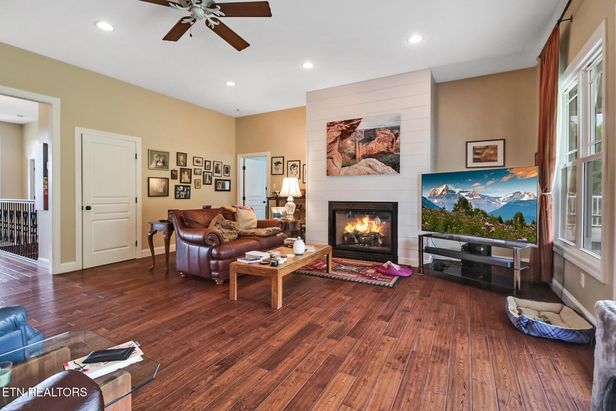 Crossville, Tennessee, 38555, United States, 3 Bedrooms Bedrooms, ,4 BathroomsBathrooms,Residential,For Sale,1977944