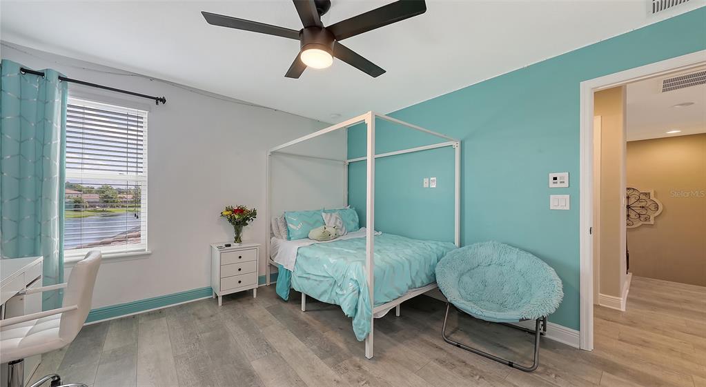 Sarasota, Florida, 34243, United States, 5 Bedrooms Bedrooms, ,4 BathroomsBathrooms,Residential,For Sale,1927282