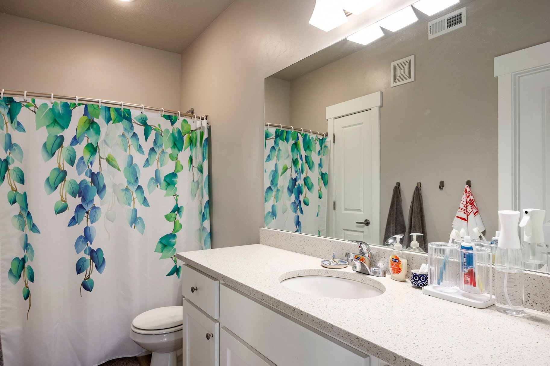  Heber City 3-Bed Condo  Rare Rental Status + Mountain Views - 物件實景