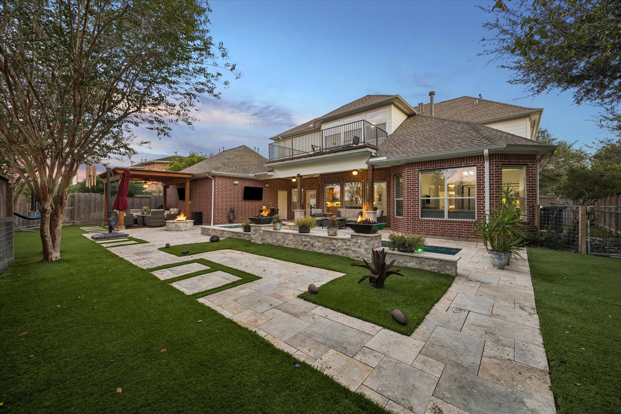  3523 Silvercreek Drive - 物件實景