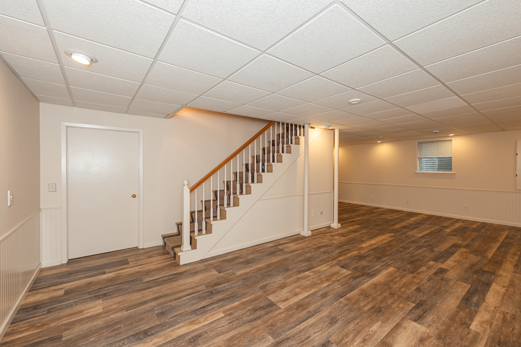  Beautifully Maintained Storybook Home - 物件實景