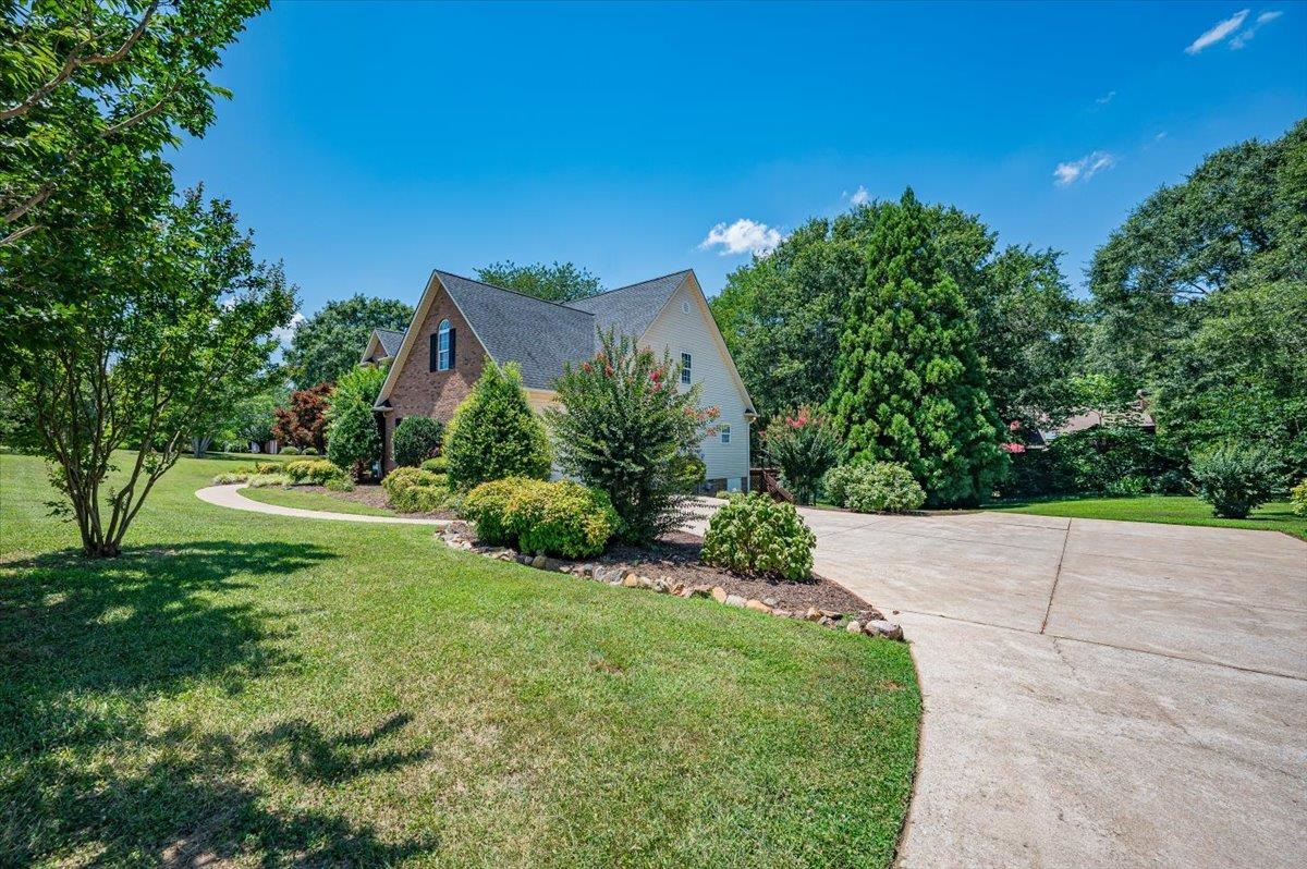 Moore, South Carolina, 29369, United States, 5 Bedrooms Bedrooms, ,4 BathroomsBathrooms,Residential,For Sale,2010805