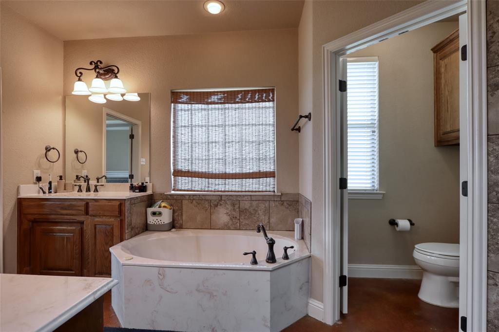 Mabank, Texas, 75147, United States, 3 Bedrooms Bedrooms, ,3 BathroomsBathrooms,Residential,For Sale,1937410