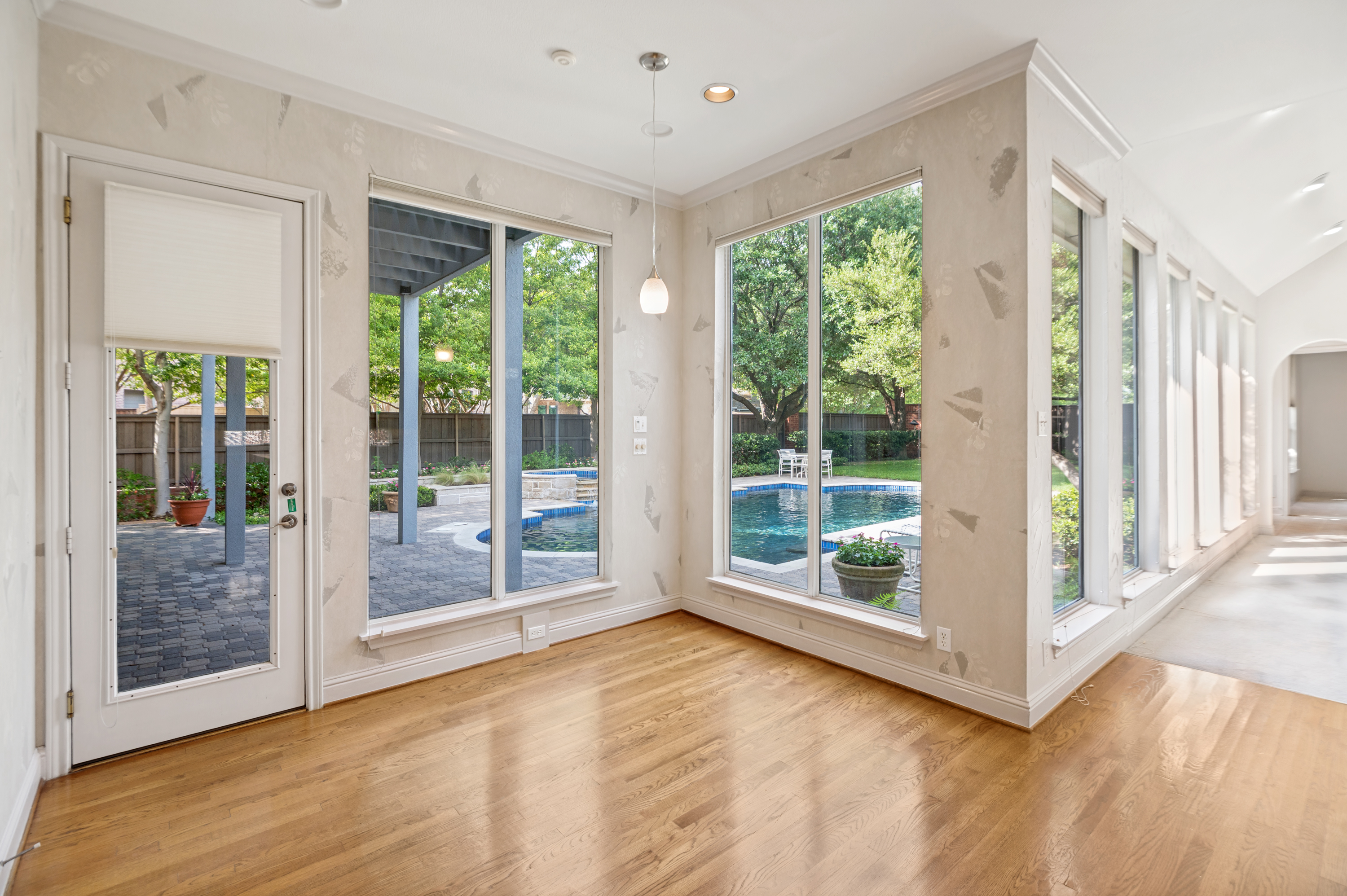  Excellent Opportunity on Edith Court in Midway Hollow - 物件實景