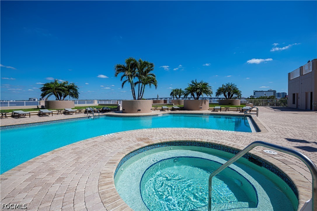 Fort Myers, Florida, 33901, United States, 3 Bedrooms Bedrooms, ,2 BathroomsBathrooms,Residential,For Sale,2037285
