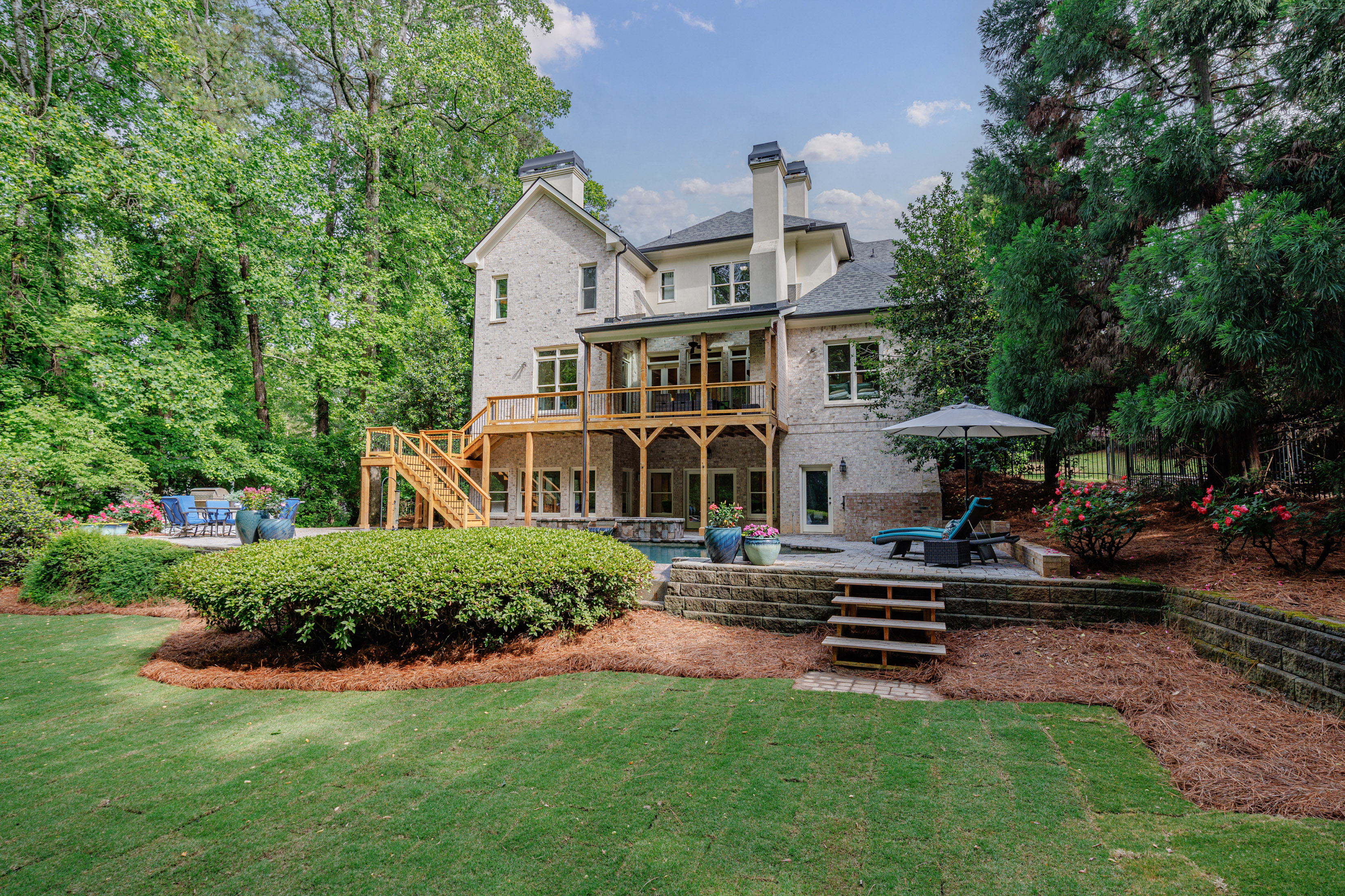  Stunning European-inspired Home on Private, Wooded Lot in East Cobb - 物件實景