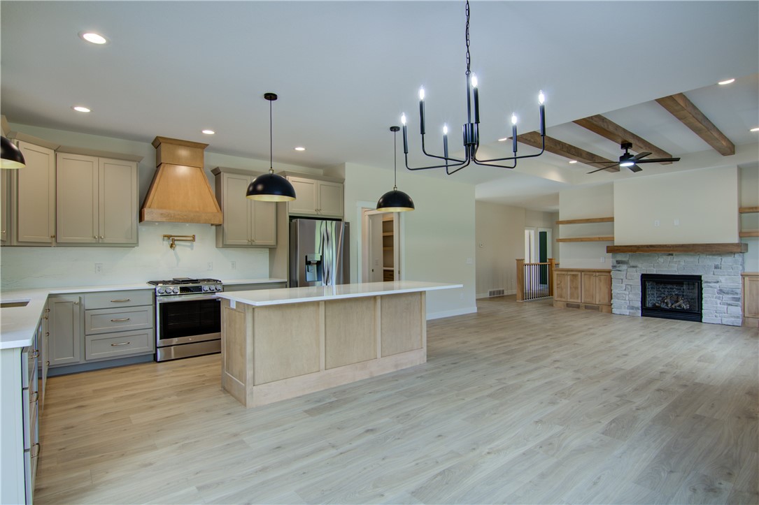 Eau Claire, Wisconsin, 54701, United States, 5 Bedrooms Bedrooms, ,3 BathroomsBathrooms,Residential,For Sale,1983873