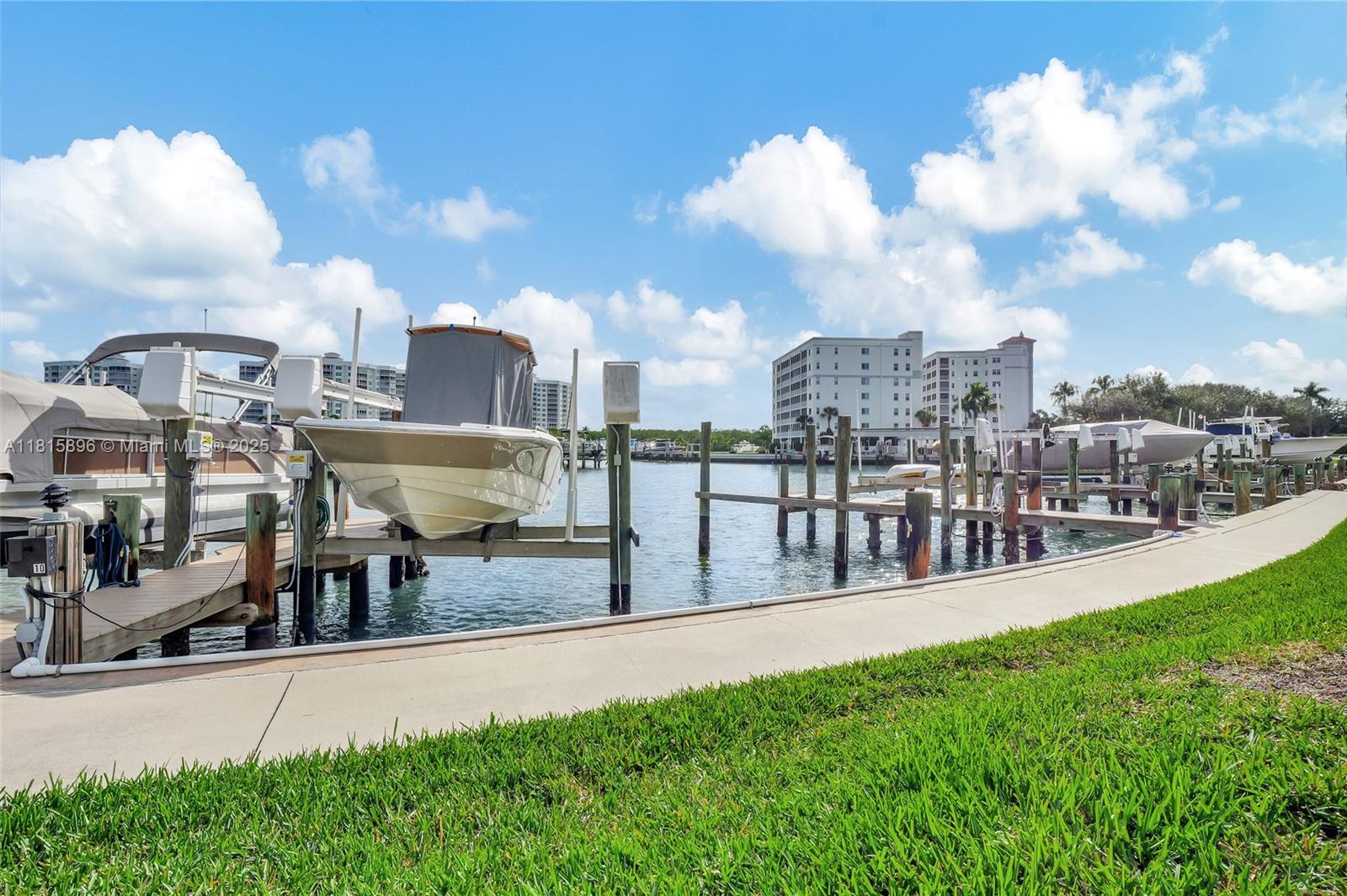 Naples, Florida, 34108, United States, 1 Bedroom Bedrooms, ,1 BathroomBathrooms,Residential,For Sale,1848890