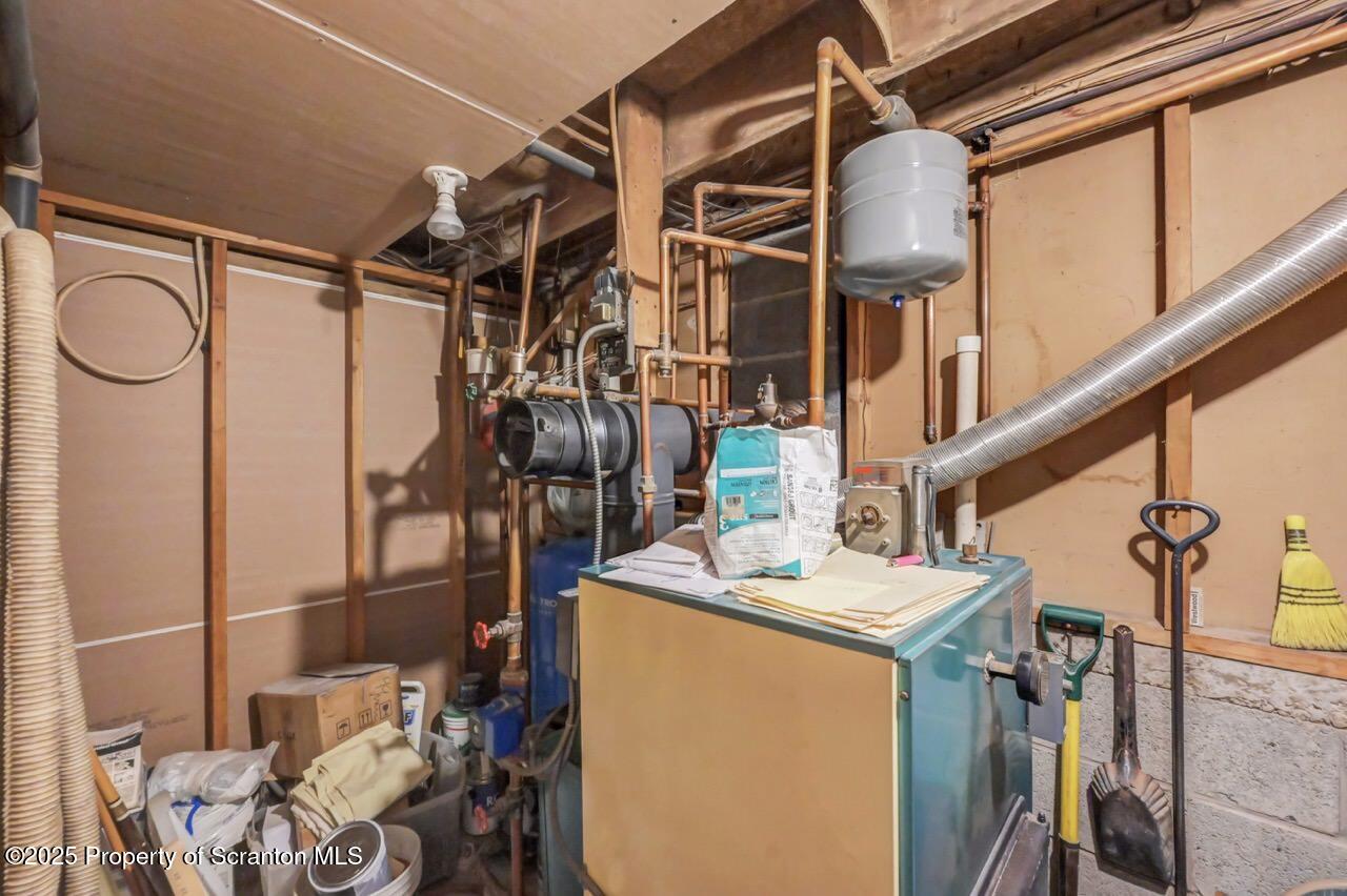 Gouldsboro, Pennsylvania, 18424, United States, 4 Bedrooms Bedrooms, ,3 BathroomsBathrooms,Residential,For Sale,1998512