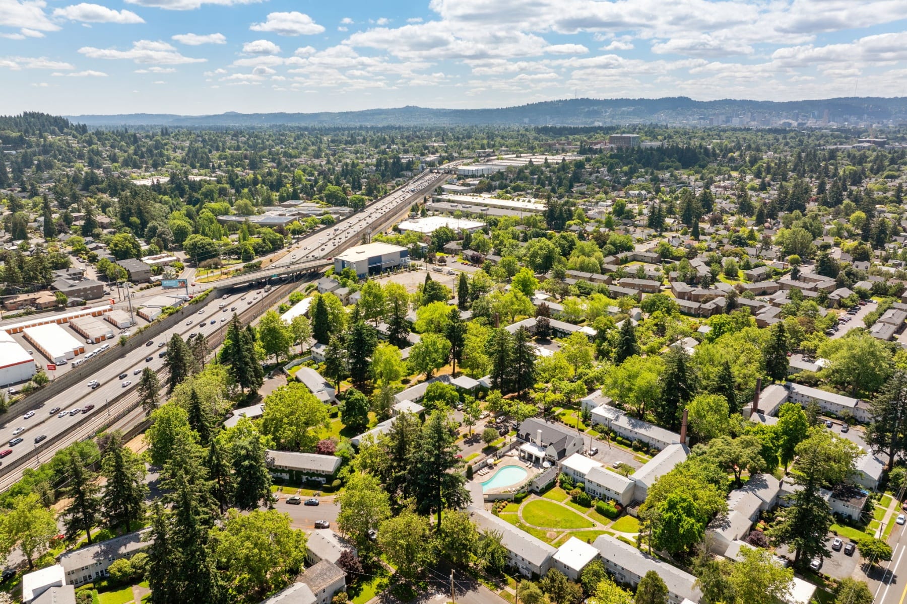  6811 NE BROADWAY Portland, OR 97213 - 物件實景