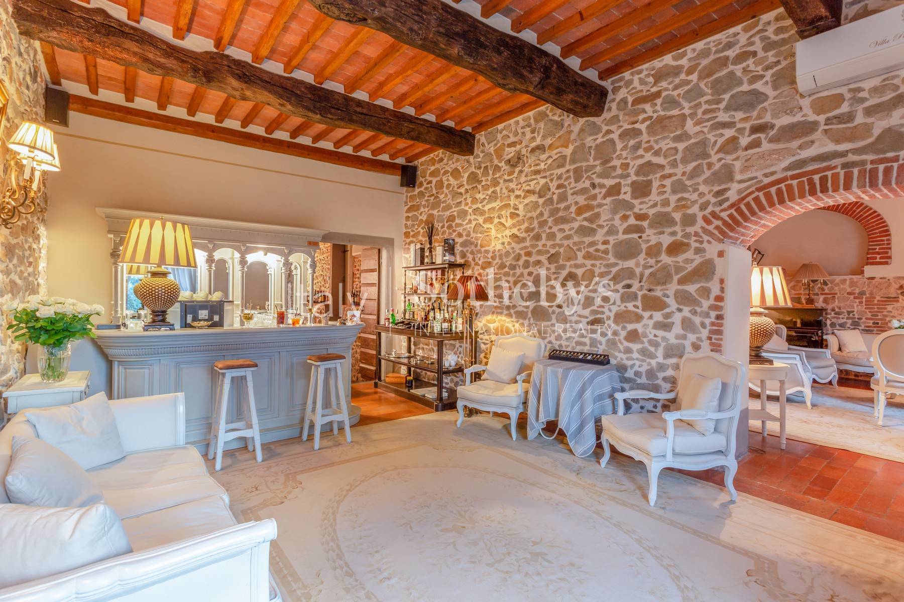  Prestigious luxury villa between Forte dei Marmi and Florence - 物件實景