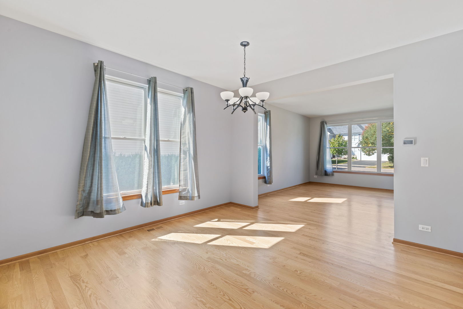 Sugar Grove, Illinois, 60554, United States, 5 Bedrooms Bedrooms, ,4 BathroomsBathrooms,Residential,For Sale,1949761