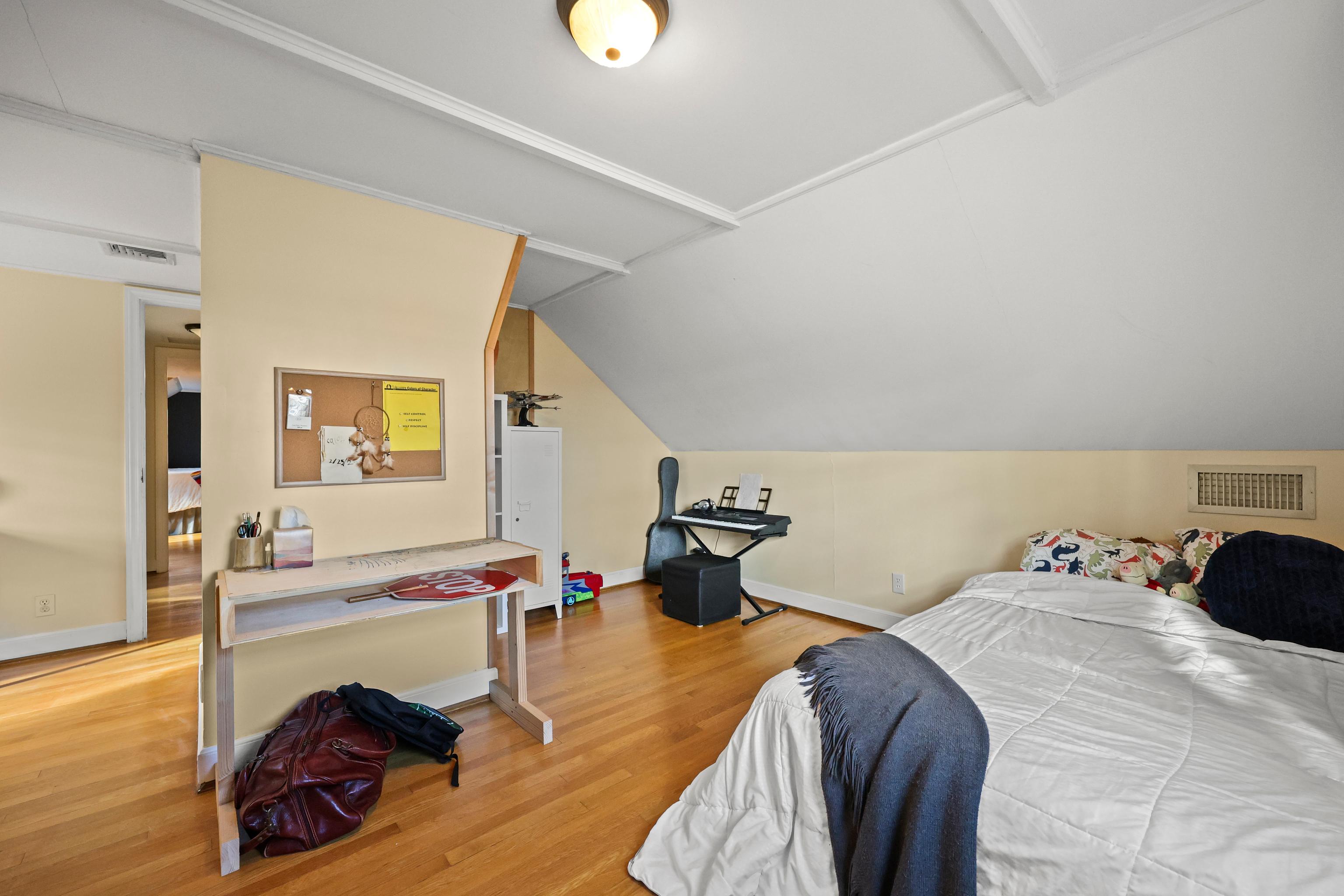 West Hartford, Connecticut, 06110, United States, 4 Bedrooms Bedrooms, ,2 BathroomsBathrooms,Residential,For Sale,1990757