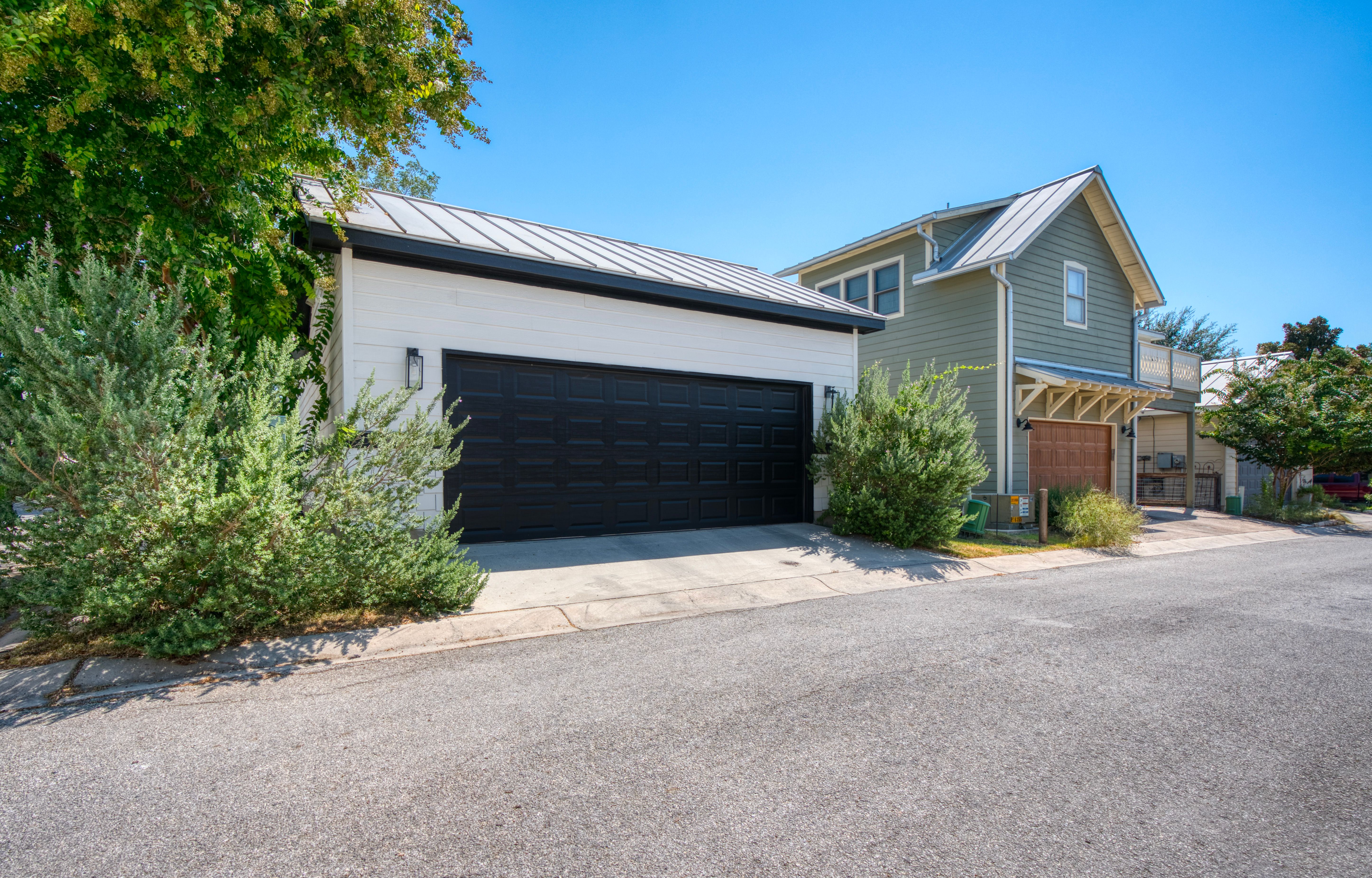  Corner-Lot Beauty in Sought-After Town Creek - 物件實景