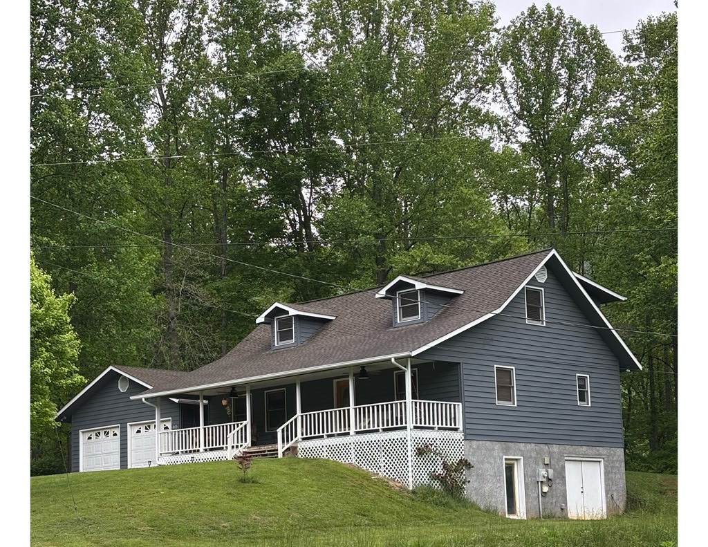 Hayesville, North Carolina, 28904, United States, 4 Bedrooms Bedrooms, ,2 BathroomsBathrooms,Residential,For Sale,1871296