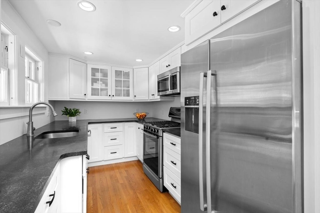 Duxbury, Massachusetts, 02332, United States, 3 Bedrooms Bedrooms, ,1 BathroomBathrooms,Residential,For Sale,1940191