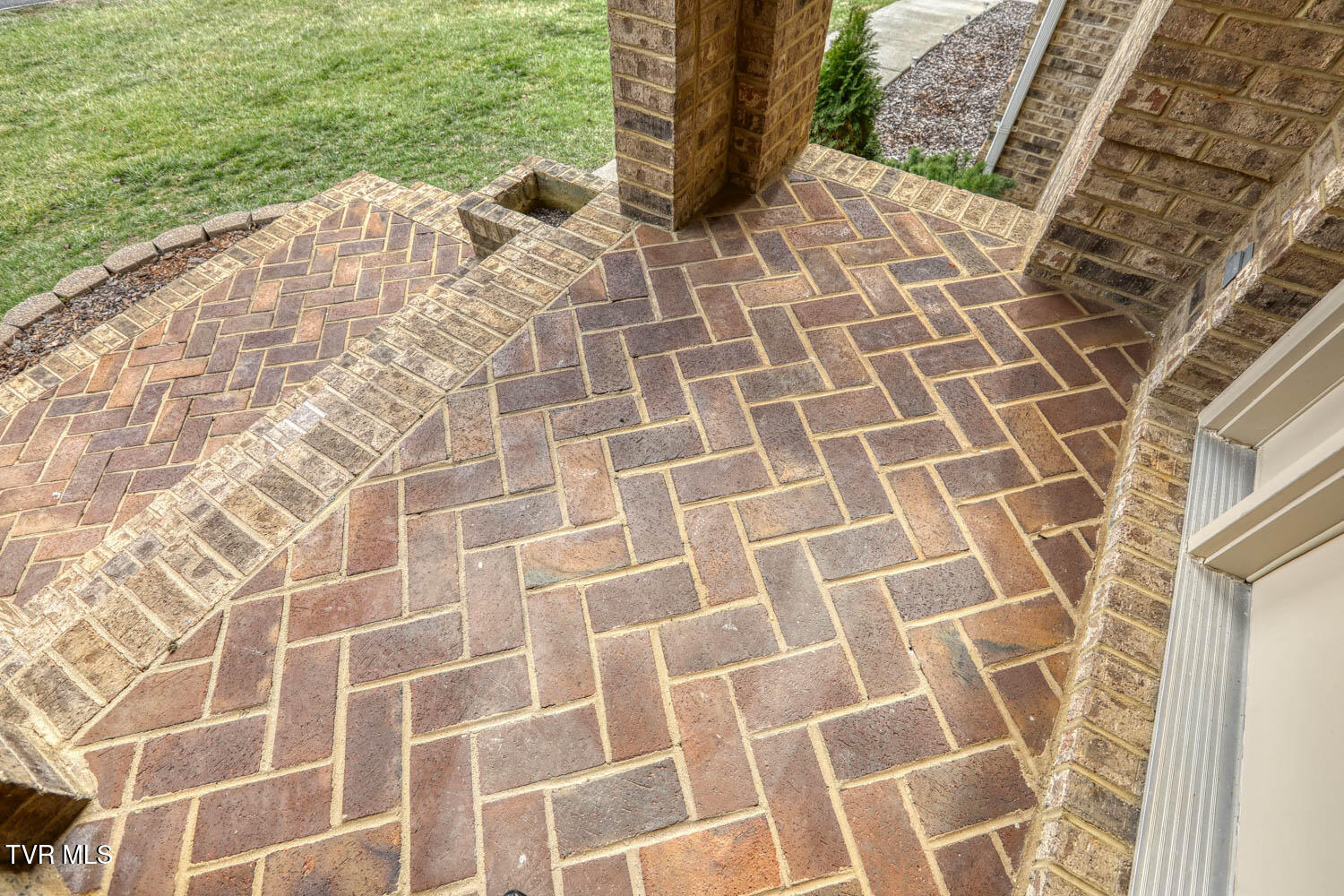 Rogersville, Tennessee, 37857, United States, 4 Bedrooms Bedrooms, ,4 BathroomsBathrooms,Residential,For Sale,1977931