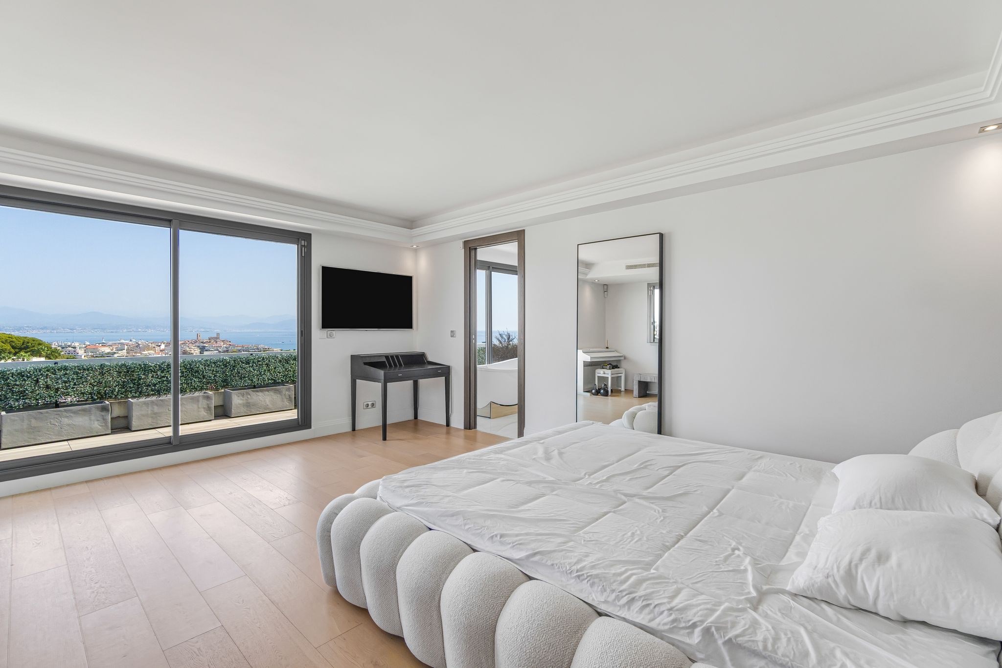  Exceptional Penthouse at the Gateway to Cap d’Antibes – 200 sqm Panoramic Terra… - 物件實景