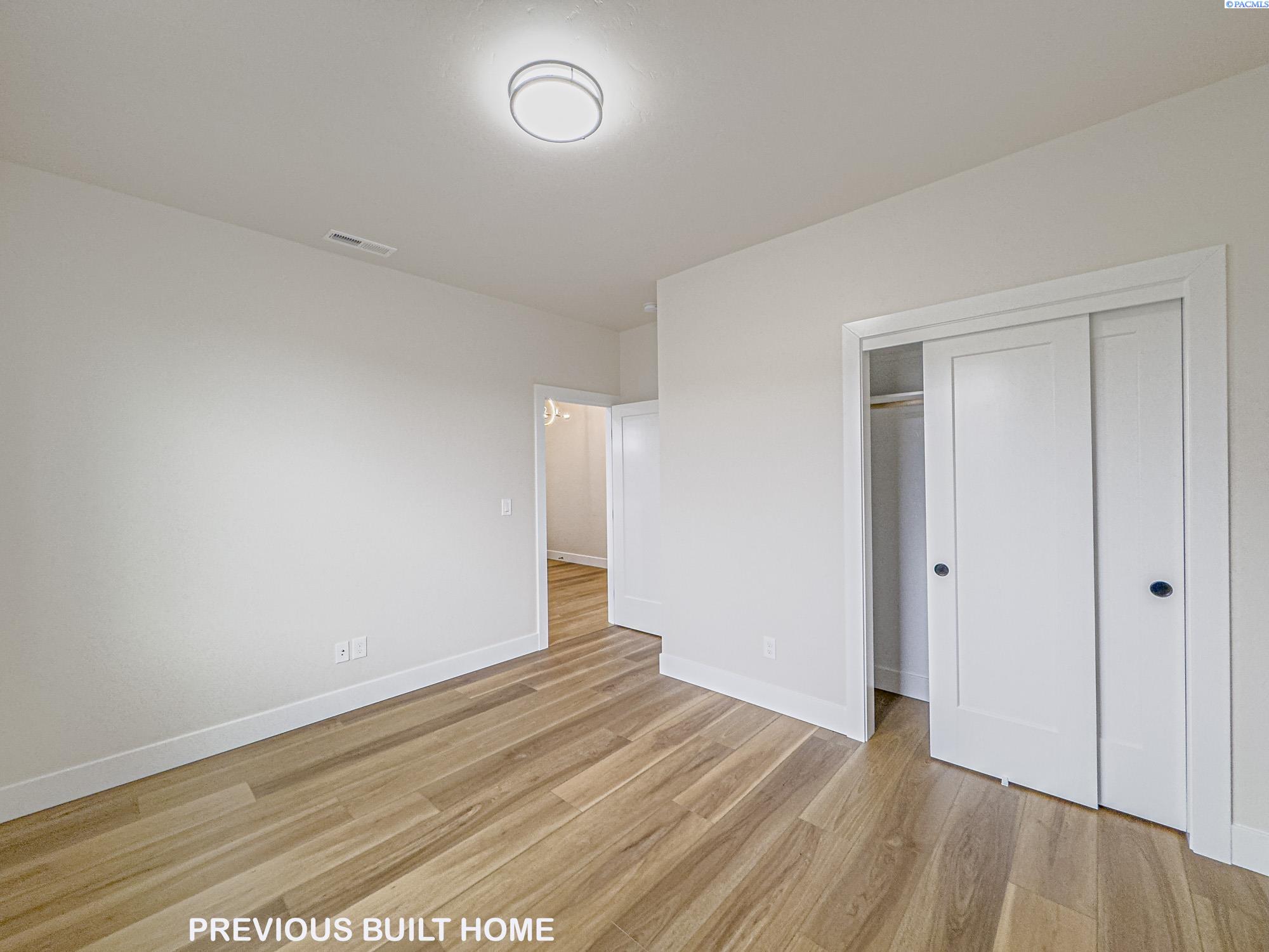 Richland, Washington, 99352, United States, 4 Bedrooms Bedrooms, ,3 BathroomsBathrooms,Residential,For Sale,1918279