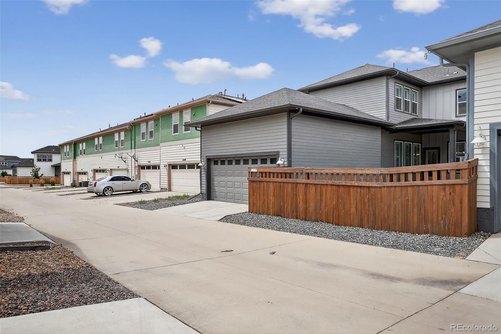 Aurora, Colorado, 80019, United States, 4 Bedrooms Bedrooms, ,3 BathroomsBathrooms,Residential,For Sale,1901325