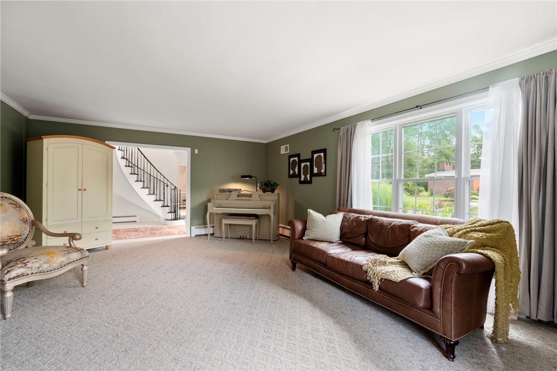 Cranston, Rhode Island, 02920, United States, 4 Bedrooms Bedrooms, ,5 BathroomsBathrooms,Residential,For Sale,1916755