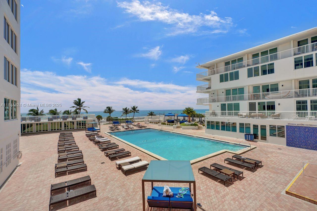 Miami Beach, Florida, 33140, United States, 2 Bedrooms Bedrooms, ,2 BathroomsBathrooms,Residential,For Sale,1907314