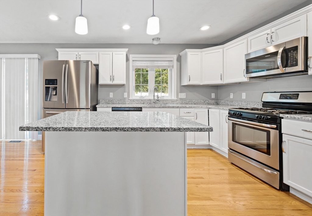 Brockton, Massachusetts, 02302, United States, 3 Bedrooms Bedrooms, ,3 BathroomsBathrooms,Residential,For Sale,1918560