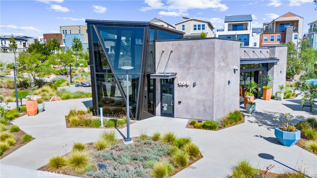 Irvine, California, 92618, United States, 2 Bedrooms Bedrooms, ,2 BathroomsBathrooms,Residential,For Sale,1988212