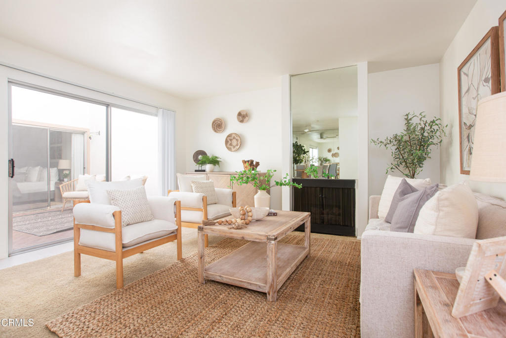 Tustin, California, 92780, United States, 2 Bedrooms Bedrooms, ,2 BathroomsBathrooms,Residential,For Sale,2002940