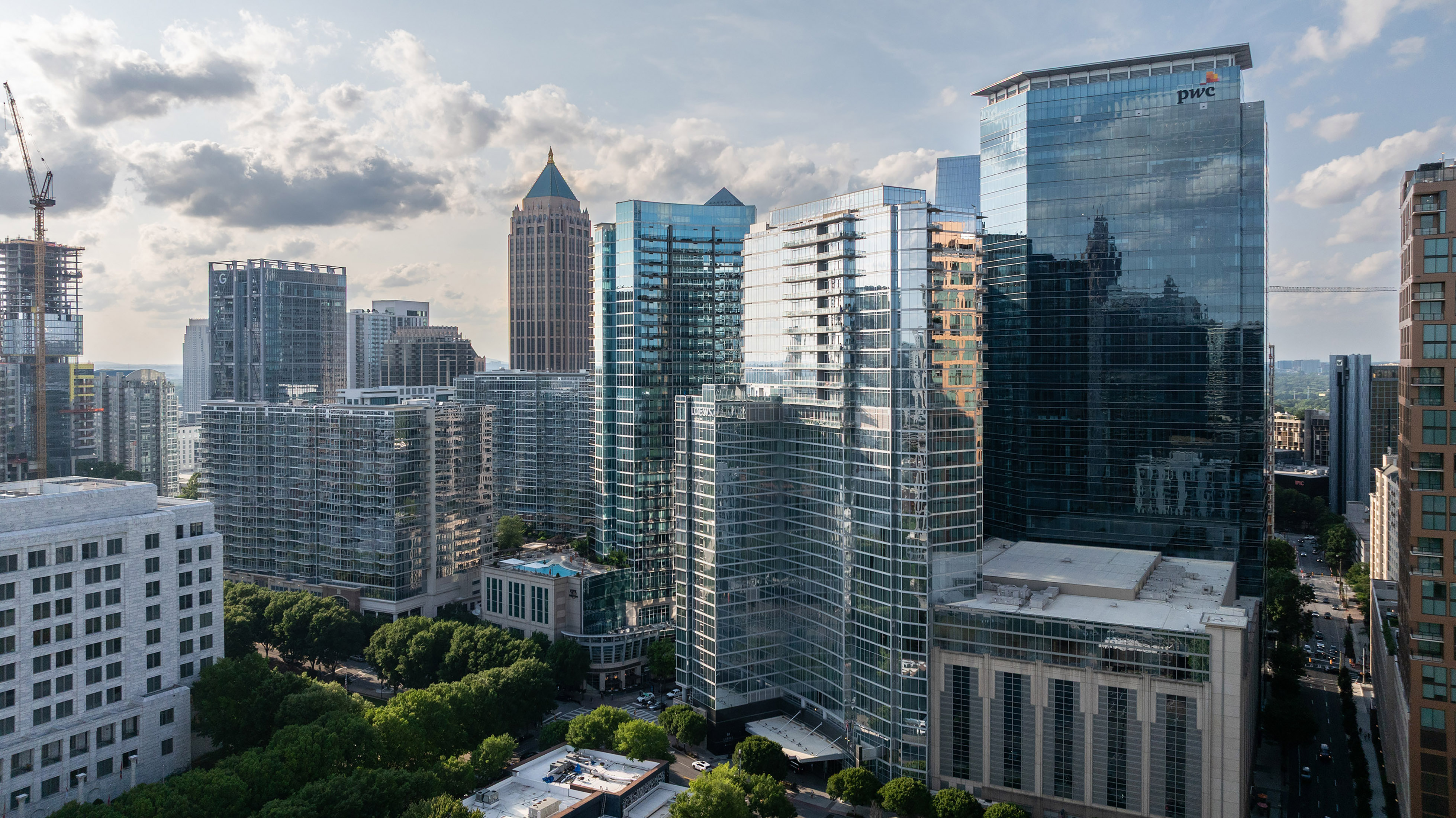  Exceptional Three Bedroom Plus Den Atop The Coveted Loews Hotel - 物件實景