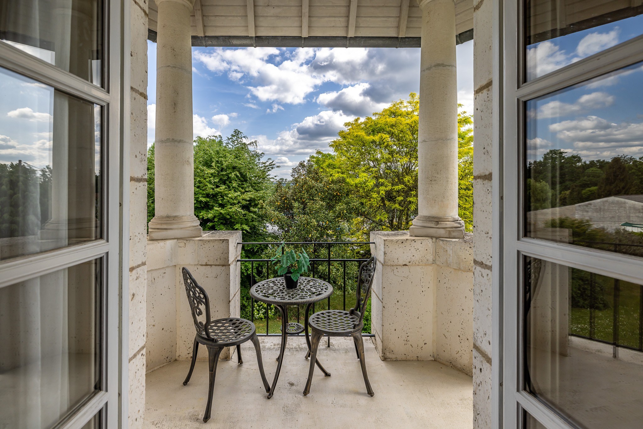  The Balance of Time: An Art Deco Manor House Set in Lush Greenery in Neuvic - 物件實景