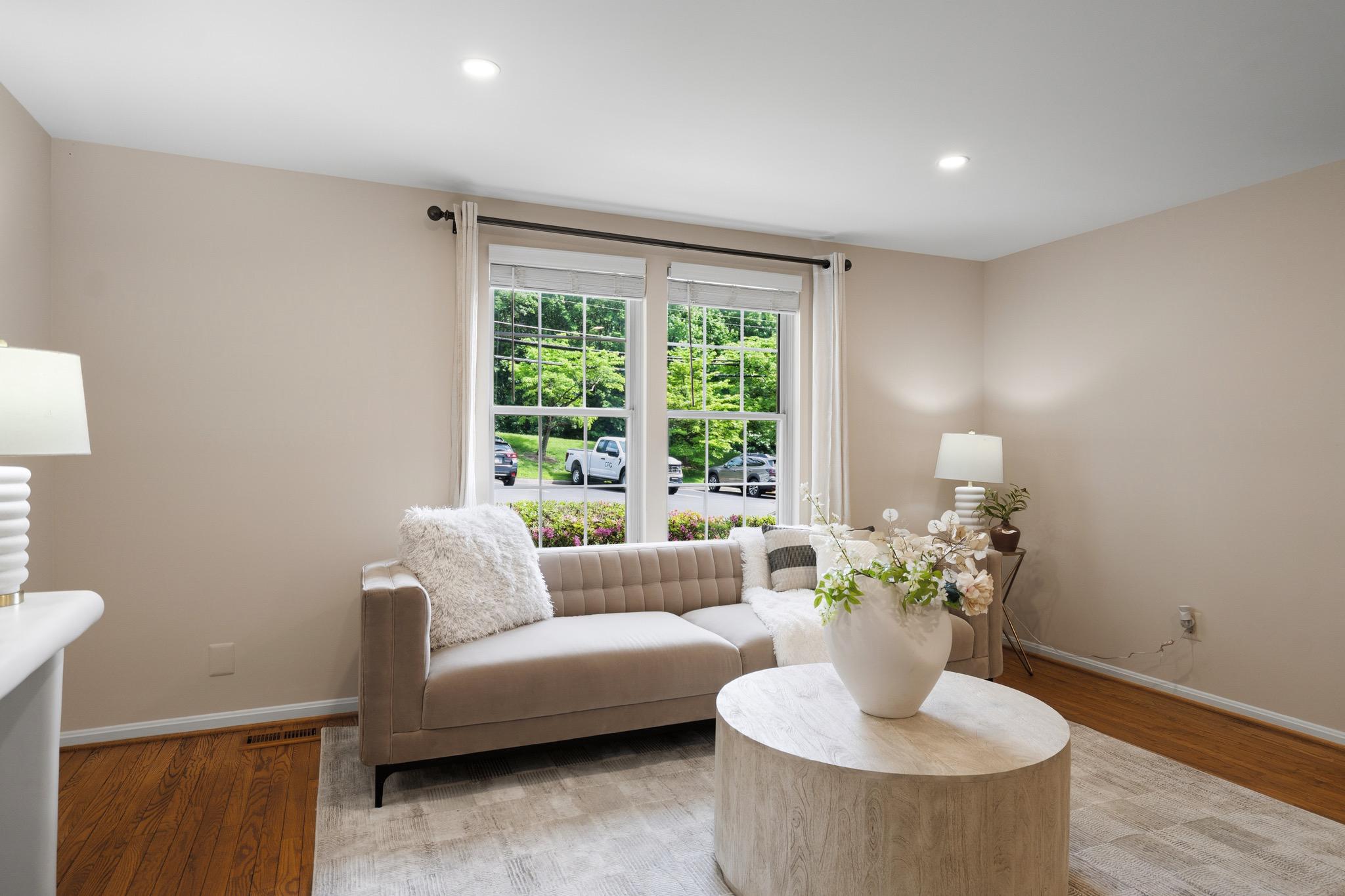  8943 Park Forest Drive, Springfield, VA, 22152 - 物件實景